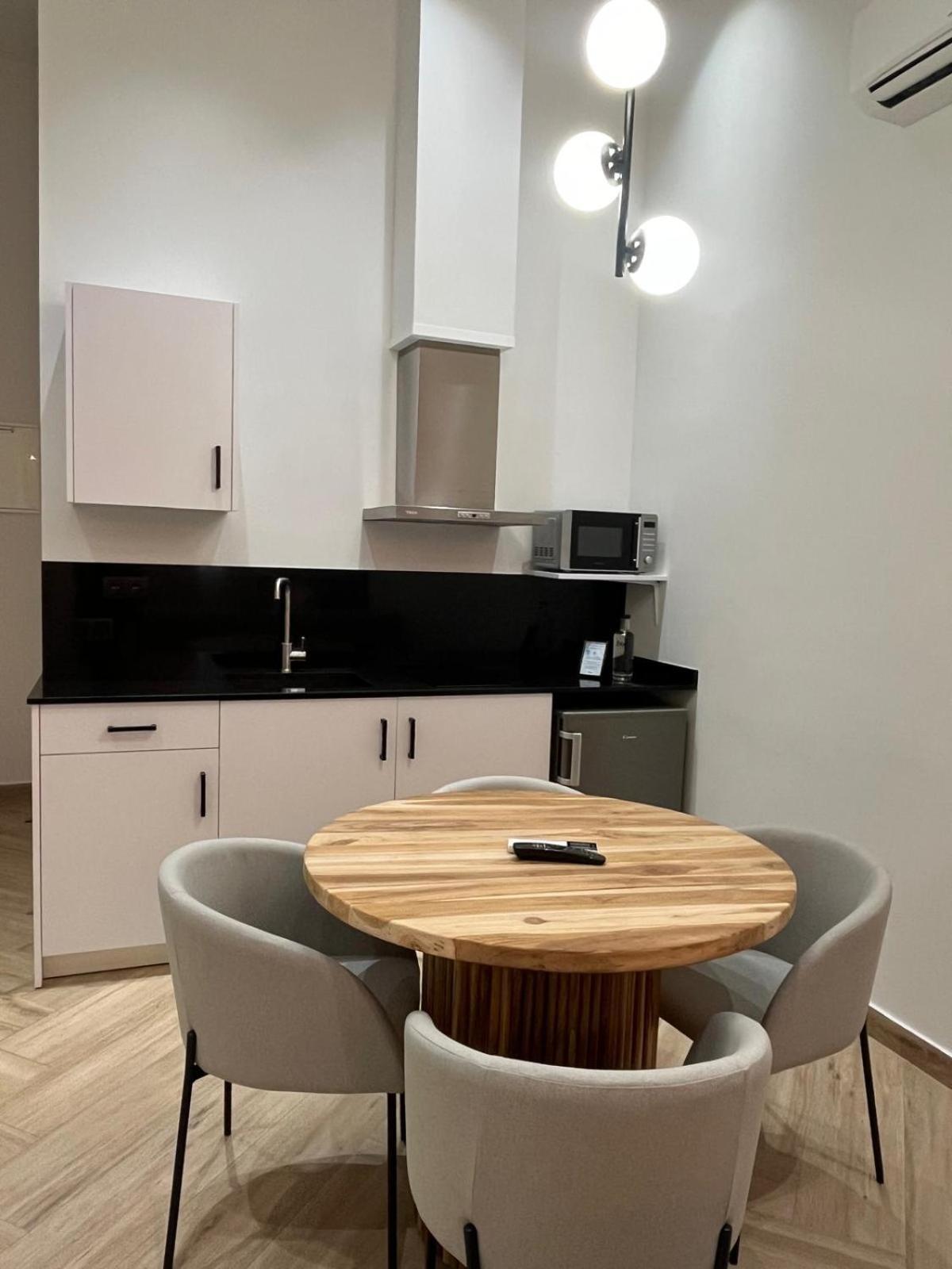 ולנסיה Blanq Marina Suites מראה חיצוני תמונה